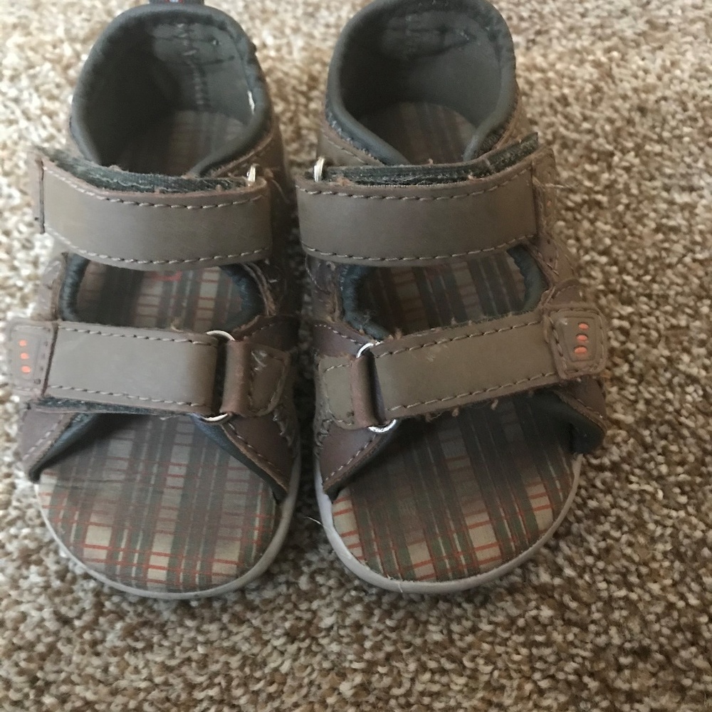 Circo brown baby sandals 4